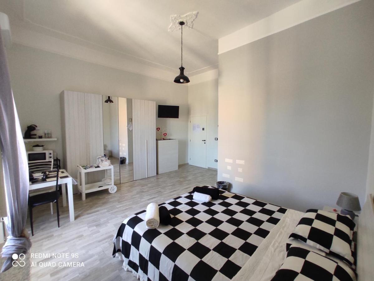 Scacco Matto Holiday House Taranto Exterior foto
