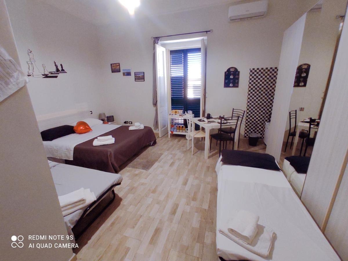 Scacco Matto Holiday House Taranto Exterior foto